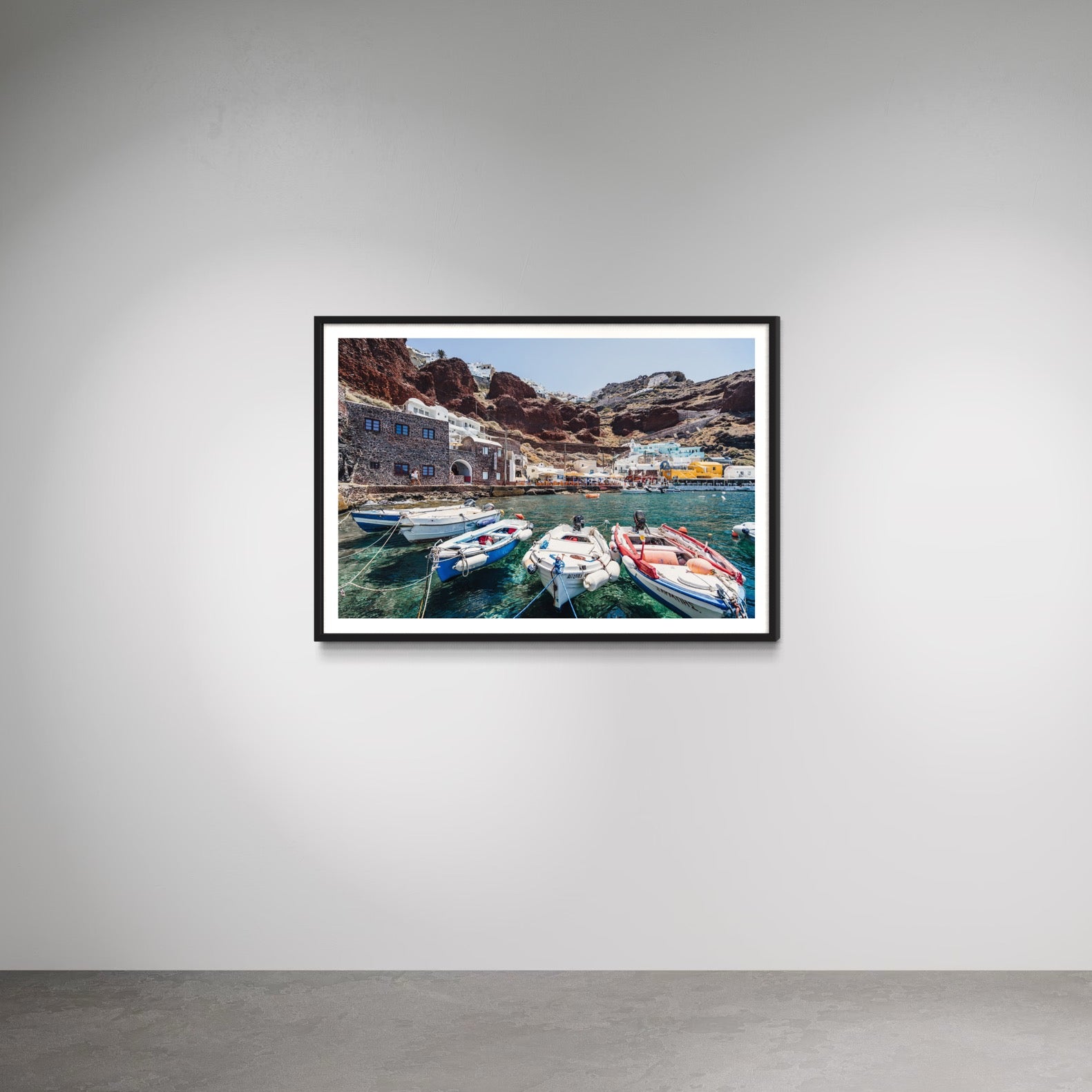 Bay of Amoudi - Wall of Venus