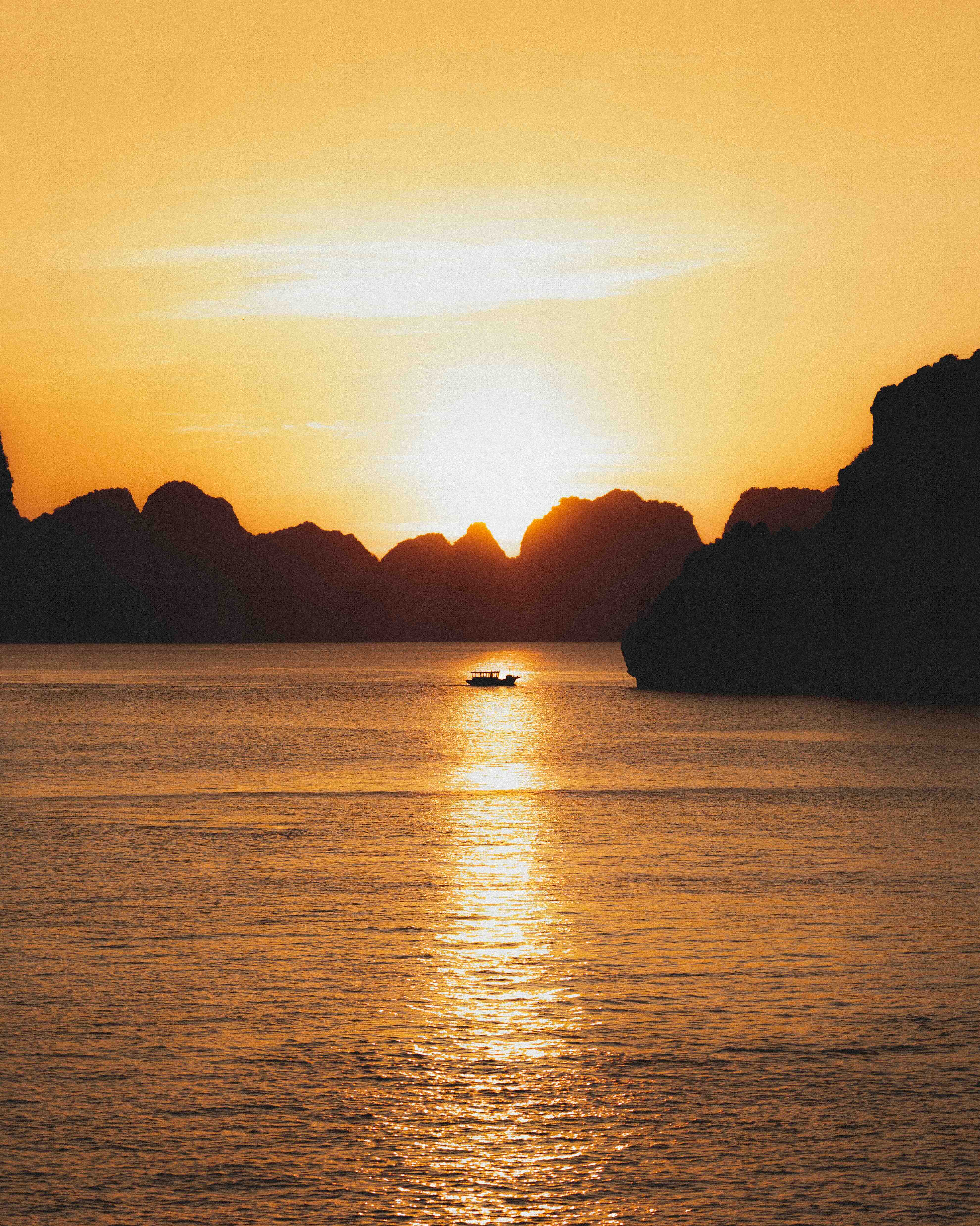 Sunset Cruise - Wall of Venus