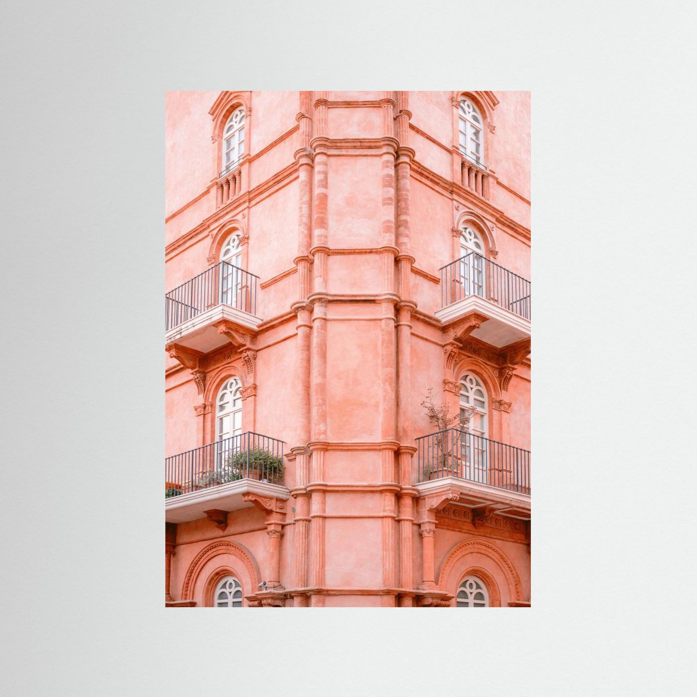 Pastel Pink Umbria | Italy travel photography by Raisa Zwart